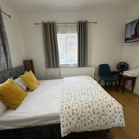Luxury Ensuite 2Nd Studio Flat With Great Views In Keedonwood Road With Fully Own Bathroom Newly Added And Private Kitchenette บรอมลีย์ ภายนอก รูปภาพ